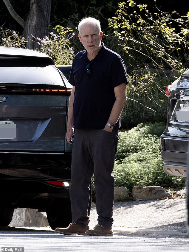 لقد عمل مع أوهارا في عدد من المشاريع على مدار عدة عقود، وقال إنه 