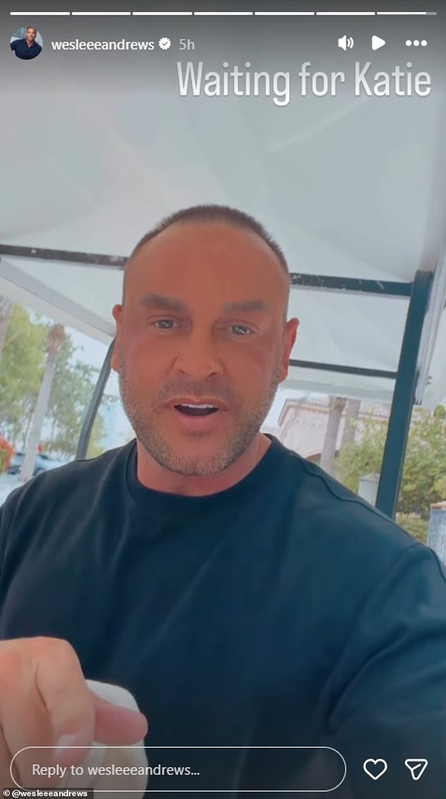 وقال لي إنه ينوي السفر يوم السبت بعد أن ادعى أنه أخر رحلته حتى يتمكن من البحث عن عقارات لهم للحصول على منزل جديد في الإمارات العربية المتحدة.