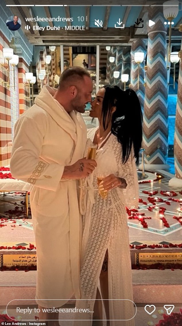 وعقدت عارضة الأزياء السابقة، 47 عامًا، قرانها للمرة الرابعة الشهر الماضي عندما تزوجت من رجل الأعمال، 43 عامًا، في حفل حميم في دبي.