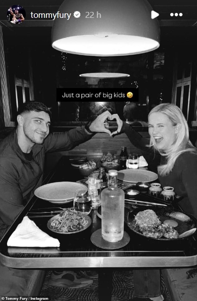 تأتي أخبار طفلهما بعد أن فاجأ تومي النجم بعطلة نهاية أسبوع مبكرة لعيد الحب