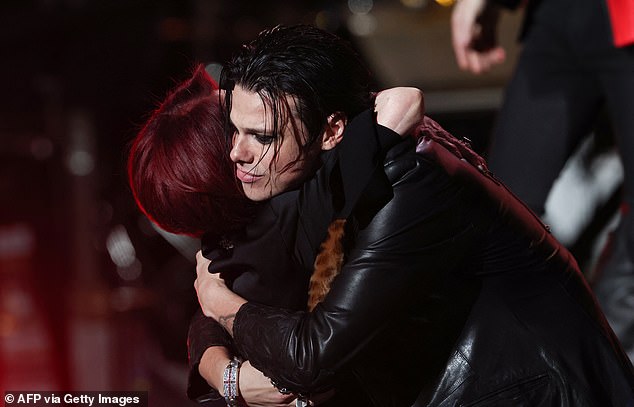 قبل أن يضيف: 