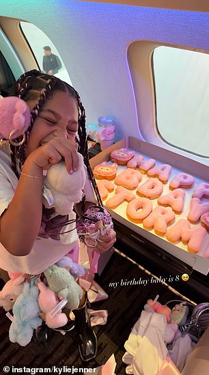 بلغت ابنتهما ستورمي الثامنة من عمرها في الأول من فبراير، في حين بلغ ابنهما إير أربعة أعوام في الثاني من فبراير