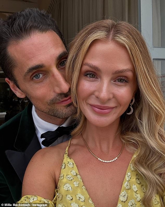 يوم الاثنين، تم الكشف عن انفصال ميلي وزوجها هوغو تايلور بعد سبع سنوات من الزواج بعد أن 