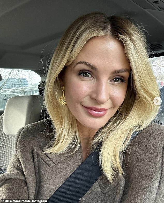 ومضت ميلي لتتذكر بشجاعة الاعتداء الجنسي وكيف بدأت في استخدام الإفراط في الشرب باعتباره 