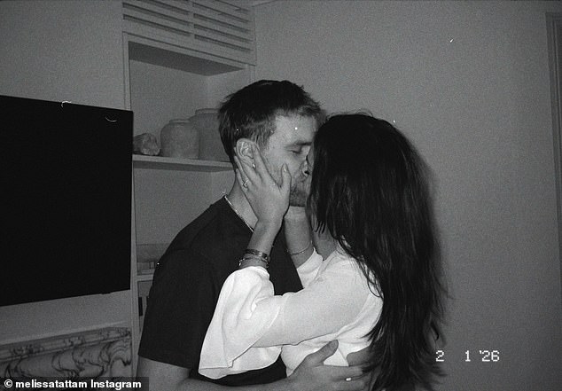 ابتسم نجوم Made In Chelsea بلقطات من اللحظة الجميلة عندما طرح توبي السؤال على ميليسا