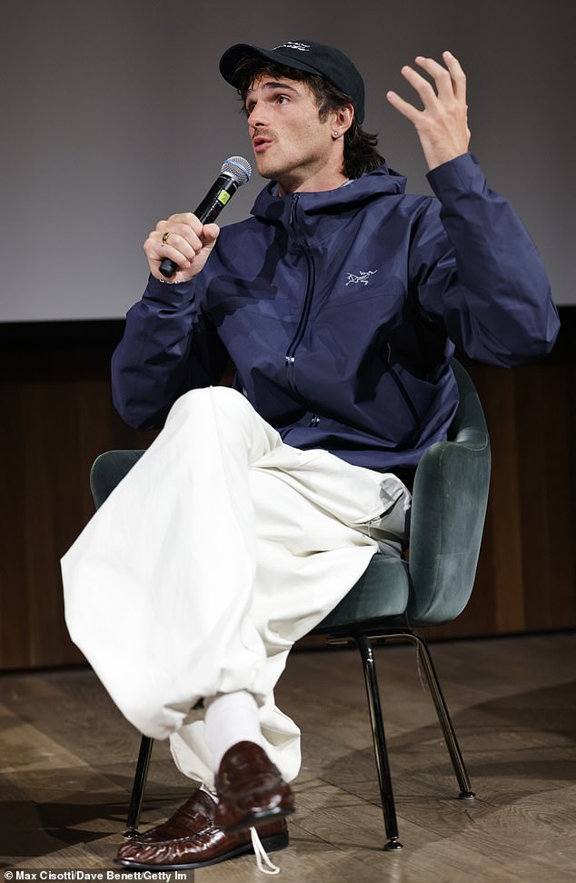 جاكوب في خضم الترويج لفيلمين، مرتفعات ويذرينج وفرانكنشتاين