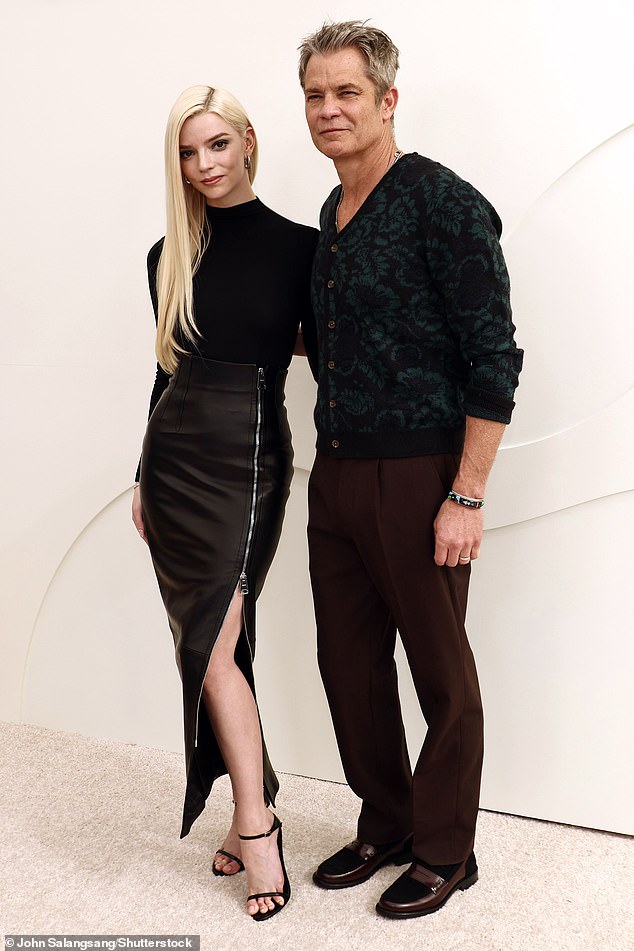 Lucky مستوحى من رواية ماريسا ستابلي التي تحمل نفس الاسم، ويتبع الشخصية المميزة (التي تلعبها أنيا) وهي تحاول الانتقال من حياة الجريمة