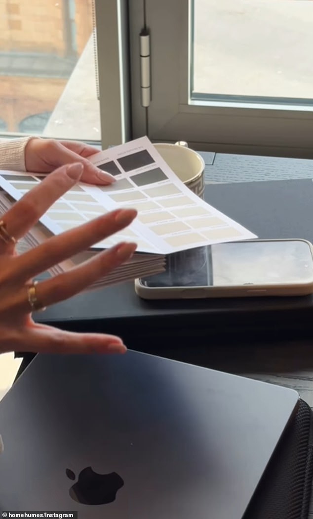 شوهدت في اجتماع تصميم حيث قامت باختيار ألوان الطلاء لبعض الغرف في المنزل الجديد