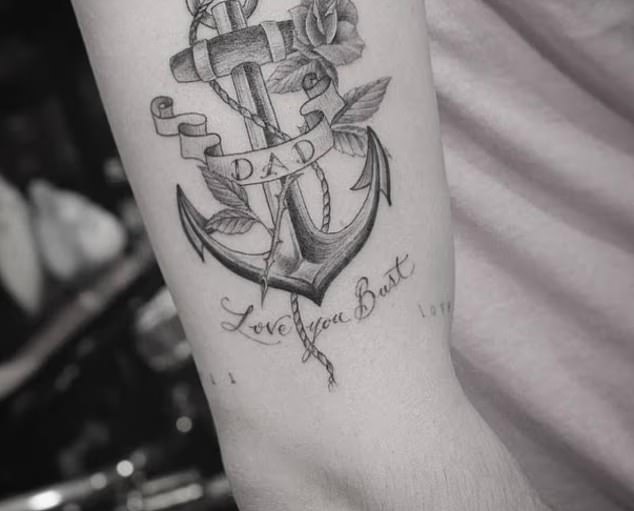 كان الوشم مكتوبًا عليه سابقًا 