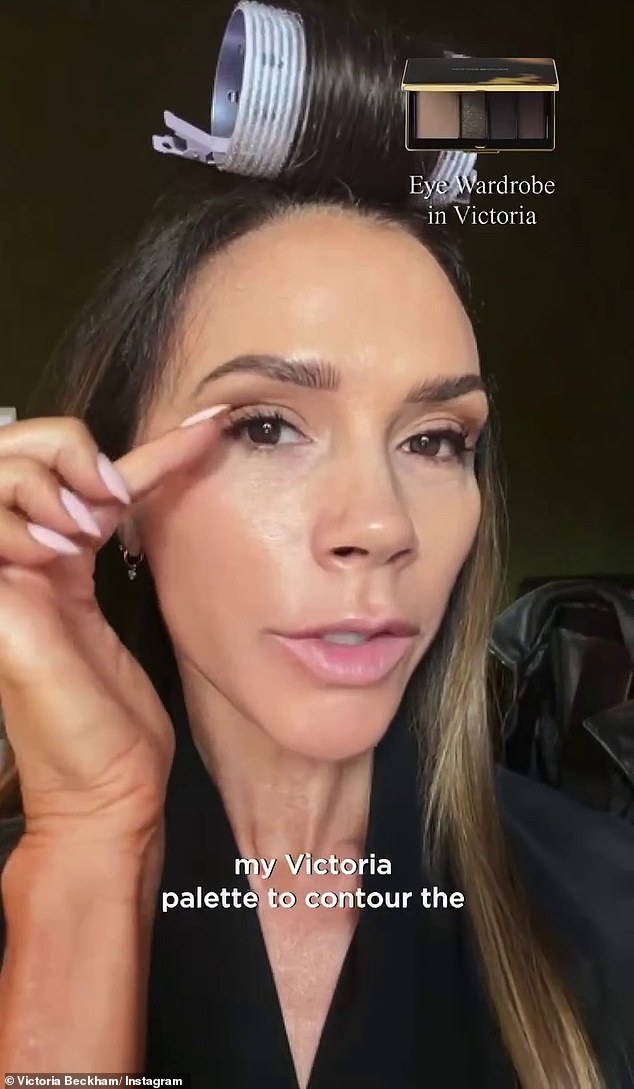 كما أنها تبيع واحدة من أقلام تحديد العيون Satin Kajal التي نالت استحسانًا كبيرًا والتي تبلغ 32 جنيهًا إسترلينيًا كل 30 ثانية