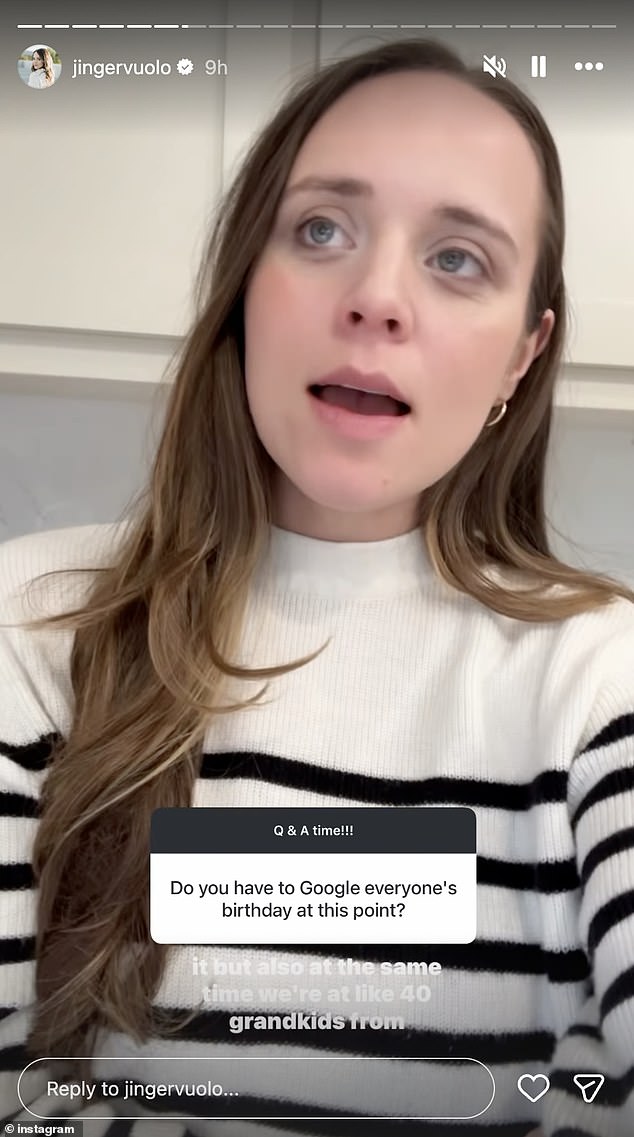 في يوم الخميس، انتقلت إلى Instagram Story لإجراء جلسة أسئلة وأجوبة والإجابة على الأسئلة حول كونها واحدة من 18 شقيقًا بالإضافة إلى العديد من بنات وأبناء إخوتها.