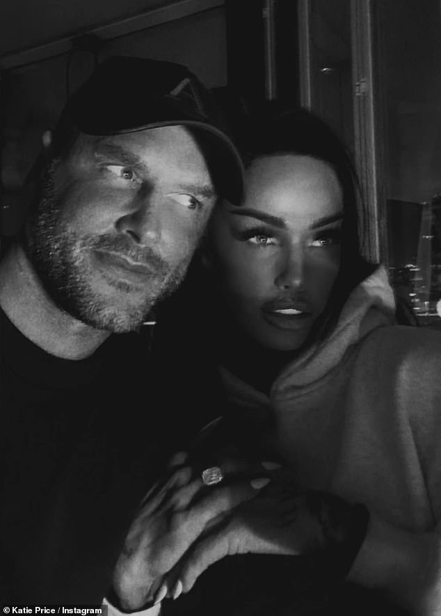 كانت هناك مؤخرًا اتهامات مفاجئة من زوجها السابق السابق وتدعي أن ثروته مبالغ فيها