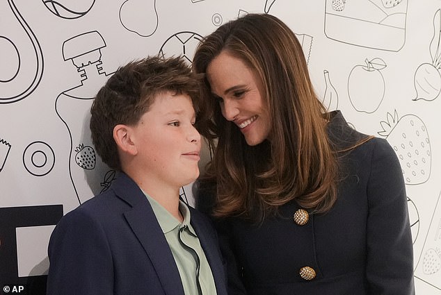 جاء صموئيل للاستمتاع بالإثارة والقشعريرة عندما قرعت والدته الجرس الافتتاحي للاحتفال بالاكتتاب العام الأولي - أو الطرح العام الأولي - لشركة أغذية الأطفال العضوية الخاصة بها، ذات مرة في مزرعة