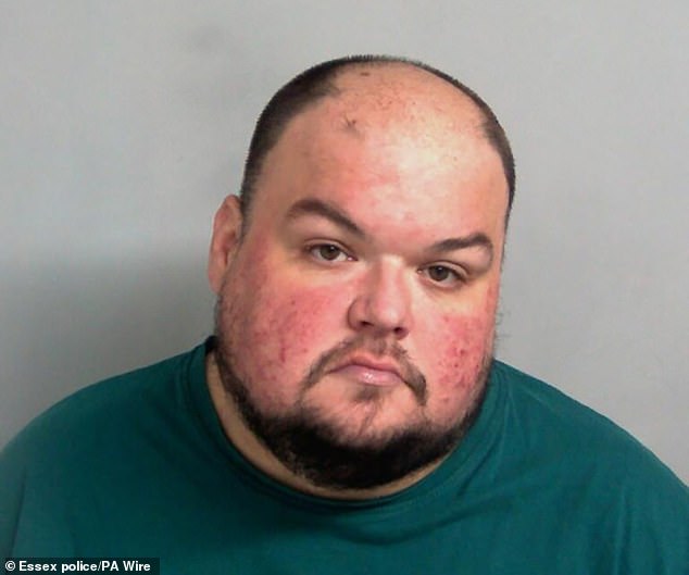 في العام الماضي، أدين حارس الأمن جافين بلامب (في الصورة) بالإجماع بتهمة التحريض على القتل وتشجيع أو مساعدة الآخرين على اغتصاب واختطاف هولي بعد محاكمة