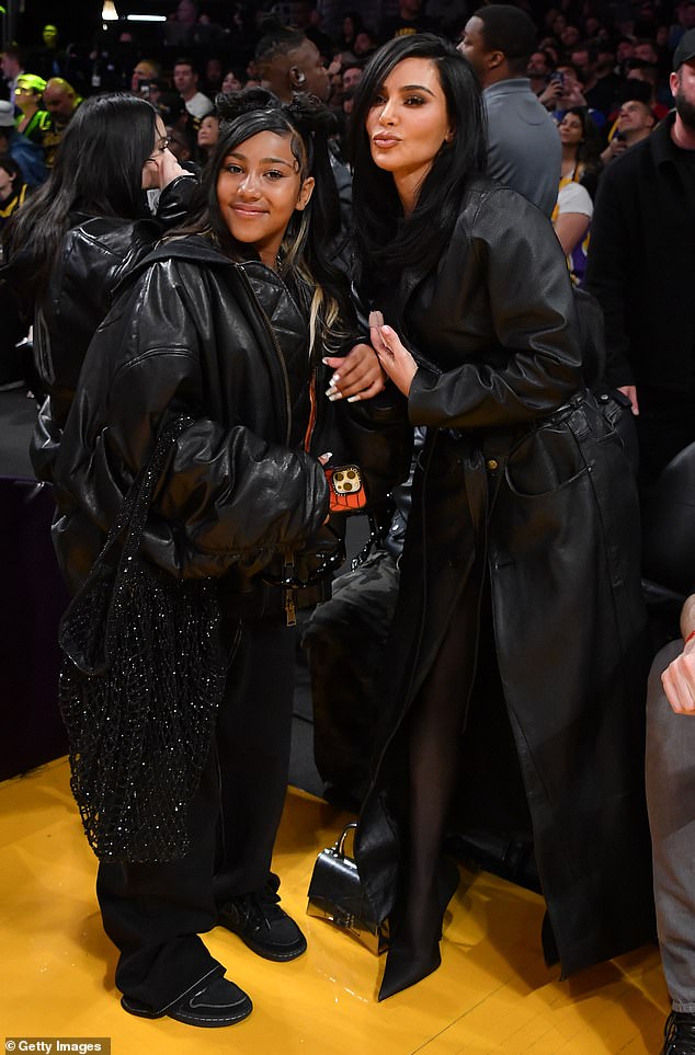 دافعت كارداشيان بقوة عن طفلها البكر؛ الصورة في أبريل 2024