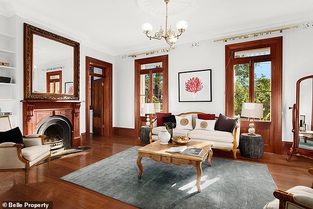 وتأتي القائمة بعد ست سنوات من شراء الزوجين للعقار مقابل 2.93 مليون دولار في عام 2019