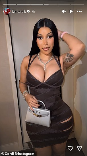 الجولة لدعم الألبوم الثاني للأم لأربعة أطفال المنفصلين هل أنا الدراما؟