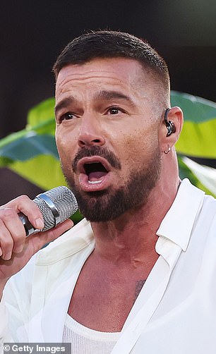 قال أحد المستخدمين إن مارتن بدا أفضل مما كان عليه قبل ربع قرن