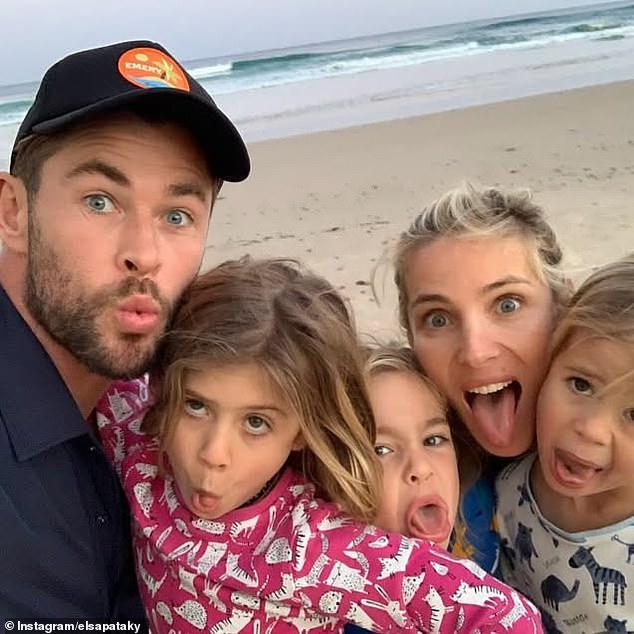 انتقل الزوجان من الولايات المتحدة في عام 2015 ويعيشان الآن في قصر بقيمة 50 مليون دولار في خليج بايرون مع أطفالهما الثلاثة، إنديا روز، 13 عامًا، والأبناء التوأم ساشا وتريستان البالغان من العمر 11 عامًا (جميع الصور في الصورة).