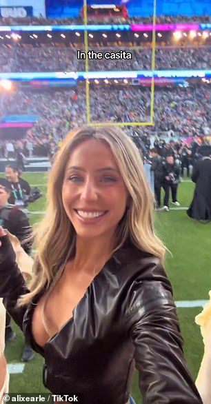 في قصص TikTok الخاصة بها، شاركت إيرل لقطات من يومها في المباراة الكبيرة، والتي شهدت فوز فريق سياتل سي هوكس على فريق نيو إنجلاند باتريوتس بنتيجة 29-13
