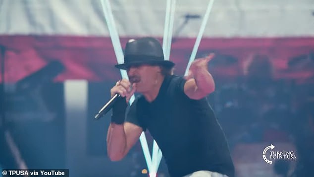 قال روك إنه رأى مقطعًا تقريبيًا للأداء مع 