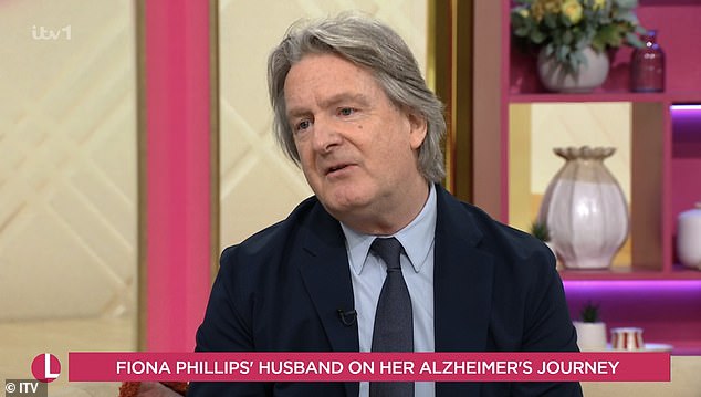 بالإضافة إلى مشاركة الصورة الجديدة، تحدث مارتن بصراحة عن الآثار 