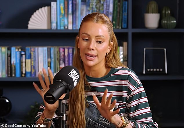 اعترفت أوليفيا بأنها كانت في مكان سعيد وقت التسجيل، وعكست أن ذلك يرجع إلى الشعور 