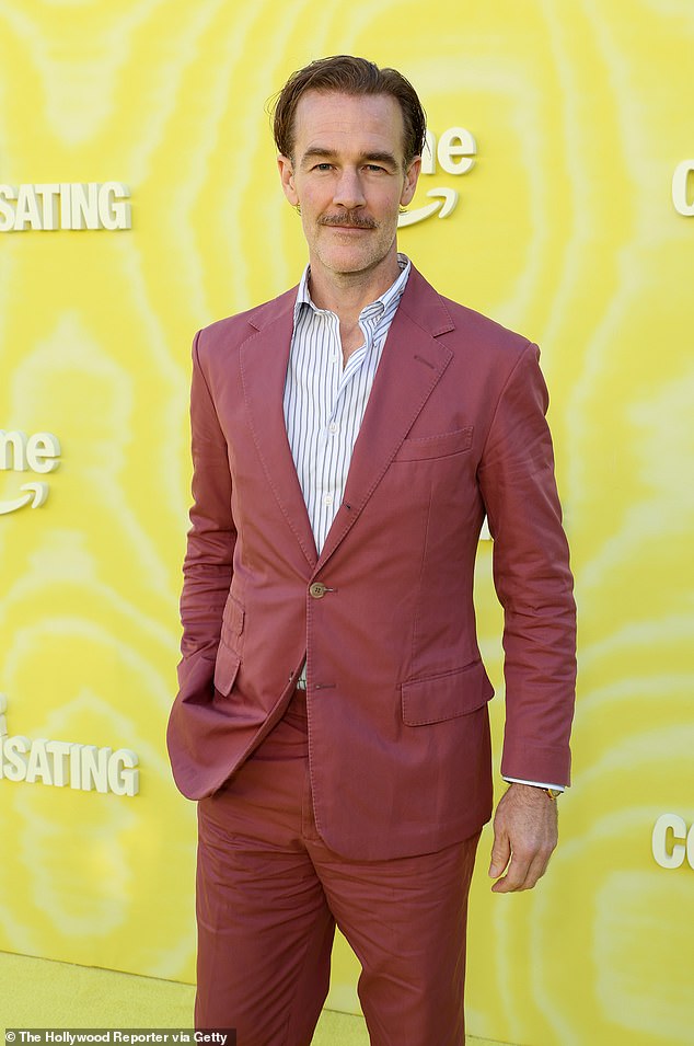 توفي ممثل Dawson's Creek صباح الأربعاء 11 فبراير عن عمر يناهز 48 عامًا بعد معركة استمرت عامين مع سرطان القولون والمستقيم. شوهد في مايو 2025