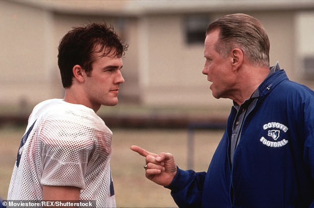 فيلم ناجح آخر صنعه فان دير بيك كان عام 1999 فارسيتي بلوز؛ شوهد مع والد أنجلينا جولي جون فويت