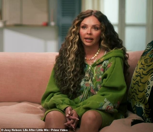 كشفت جيسي نيلسون، زميلة فرقة Leigh-Anne السابقة، عن الغموض وراء خروجها من Little Mix في فيلمها الوثائقي الجديد الذي زعم أن الفرقة تجاهلت صراخها في الفترة التي سبقت تناولها جرعة زائدة.