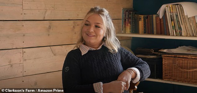 يأتي ذلك بعد أن حصل نجم مزرعة كلاركسون، البالغ من العمر 24 عامًا، على عرض جديد تمامًا على القناة الرابعة بعيدًا عن مسلسل الواقع الناجح الشهر الماضي (في الصورة في مزرعة كلاركسون)