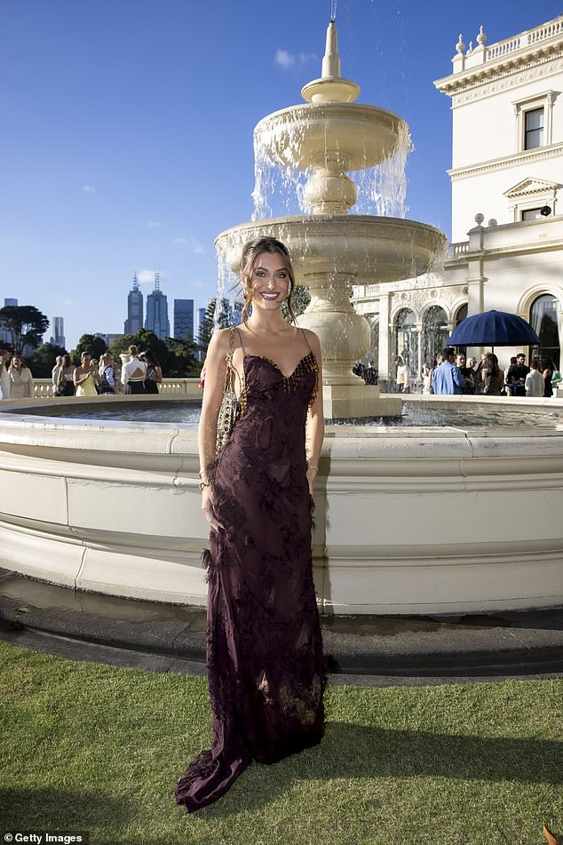 كما حصلت هانا ديل ساسو، لاعبة التنس السابقة، على نصيبها العادل من الرؤوس في هذا الحدث الفخم