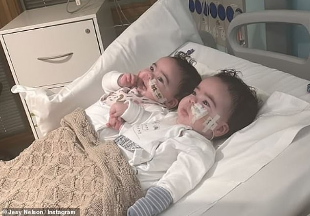 استقبل نجم Little Mix السابق البالغ من العمر 34 عامًا ابنتيه التوأم Ocean Jade و Story Monroe في مايو 2025 وتم تشخيص حالتهما المدمرة لاحقًا.