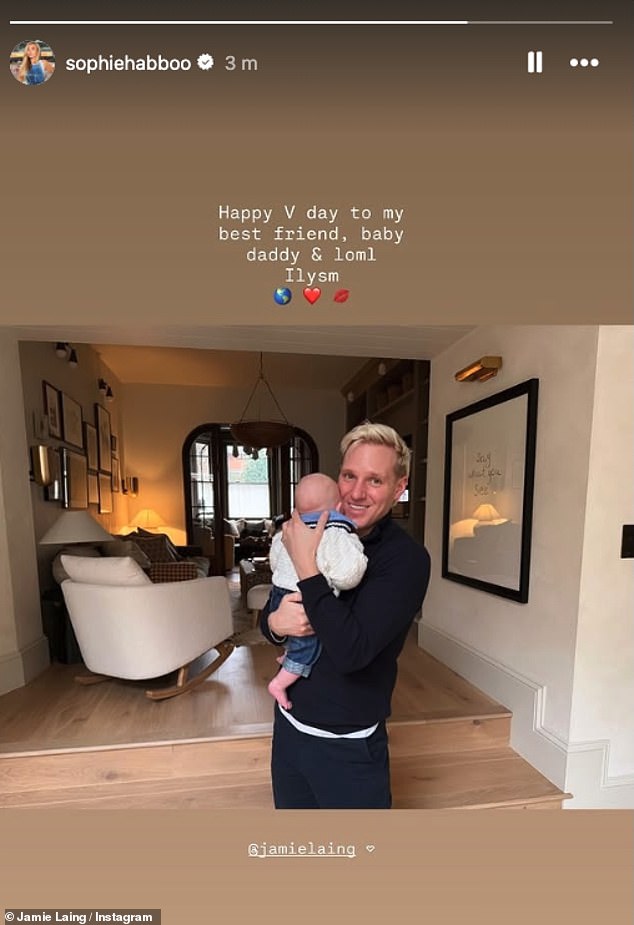 سرعان ما ردت الشخصية التليفزيونية الجميل من خلال لقطة جميلة لجيمي وهو يحمل Ziggy مع تسمية توضيحية تقول: 