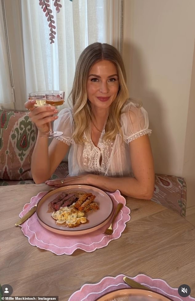 عقدت ميلي أيضًا شراكة مع Sainsbury's للترويج لمجموعتها المحبوبة في 14 فبراير