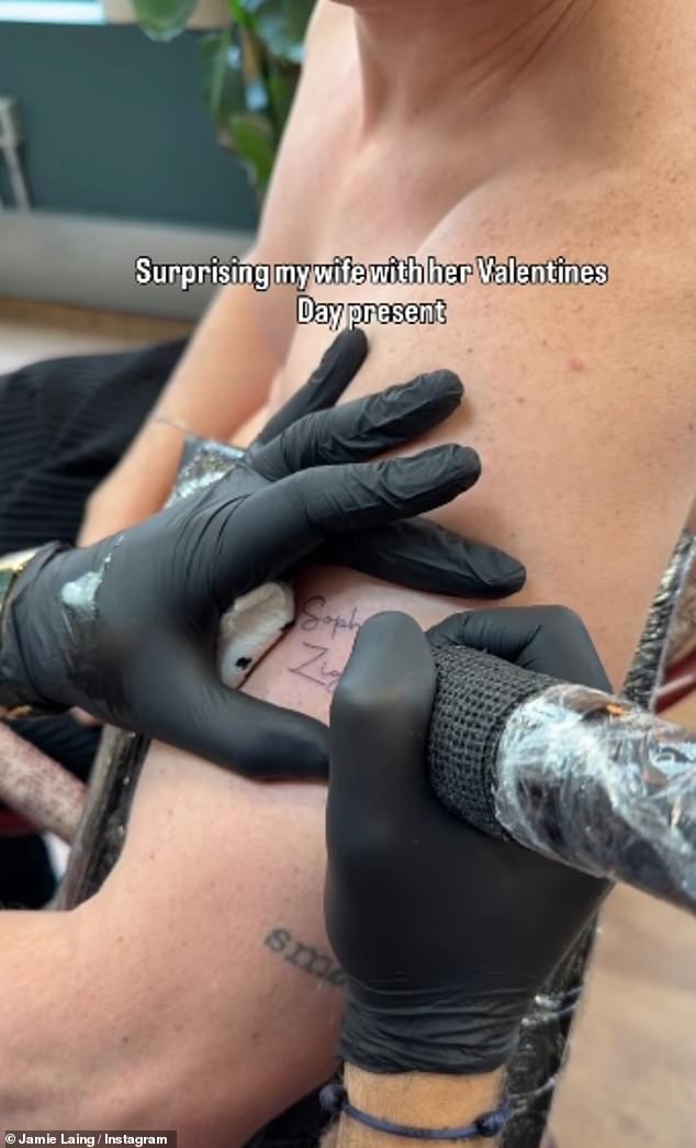 كشف جيمي أن الوشم كان مفاجأة كاملة لزوجته