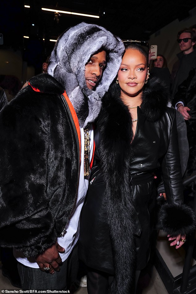 هدد وجود الزوجين الأقوياء بسرقة العرض