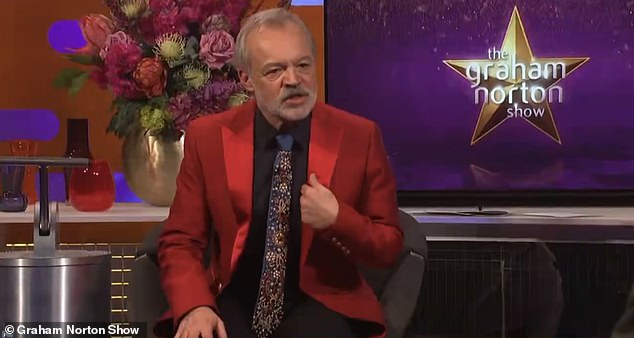 لقد كان حاضرًا في العرض للترويج لجولة Gorillaz القادمة، والتي ستتوقف عند ملعب توتنهام هوتسبر في يونيو