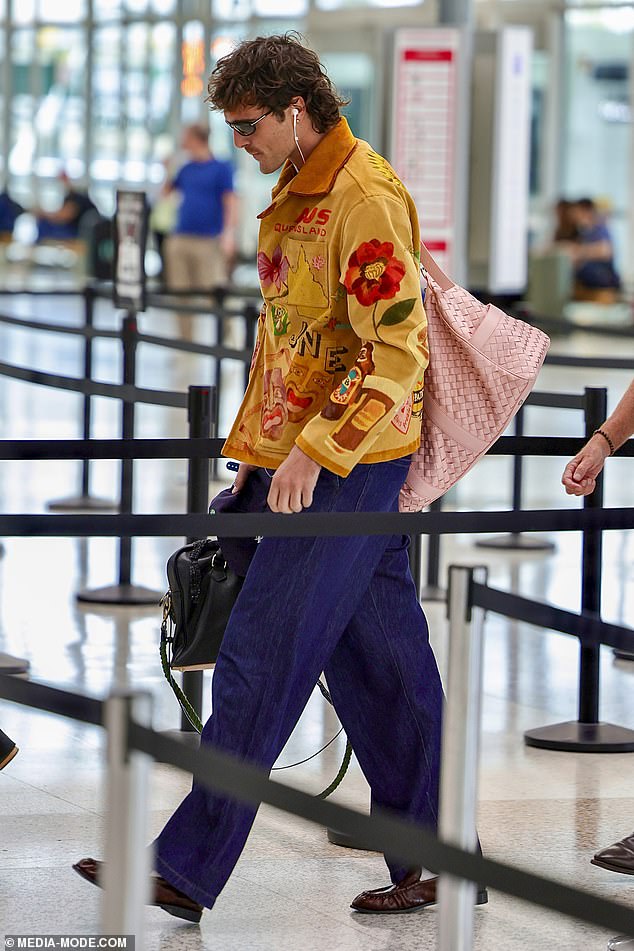 قدم جاكوب لفتة صريحة كانت بعيدة كل البعد عن الرجل المحترم الذي يلعب دوره في فيلمه الجديد Wuthering Heights