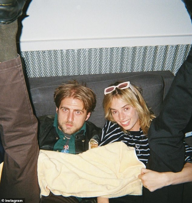 ساعدت Hutson سابقًا في ألبومها الاستوديو الثاني بعنوان Moss بالإضافة إلى ألبومها LP Chaos Angel لعام 2024